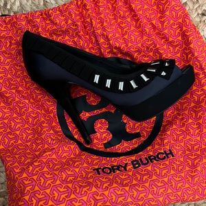 Tory Burch size 6.5 pumps. Great condition.